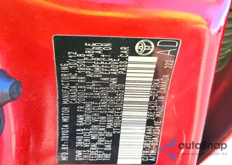 2013 Toyota Corolla Base z USA, uszkodzony, nr VIN 2T1BU4EE4DC966310